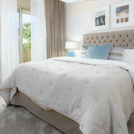 Cln- Spacious 6 Bedroom Next To