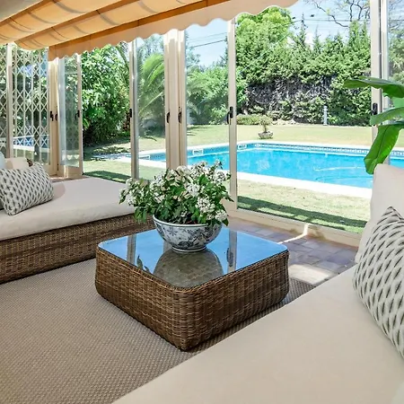 Cln- Spacious 6 Bedroom Next To
