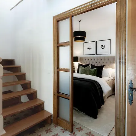 Cln- Spacious 6 Bedroom Next To *